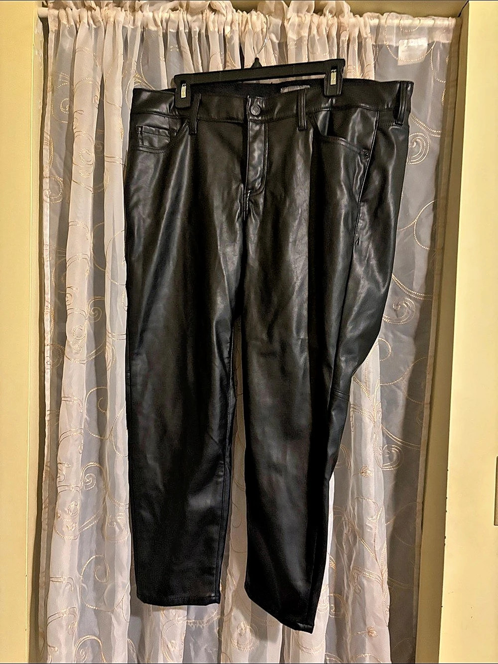 Torrid Faux Leather Leggings in Black Size 16S Like New
